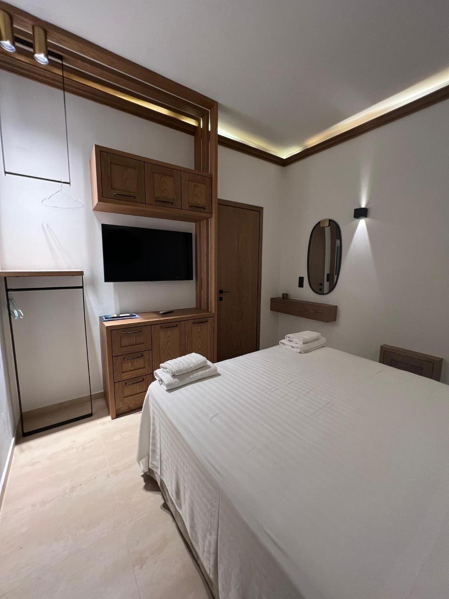 The Mits Luxury Apartments Скиатос Экстерьер фото