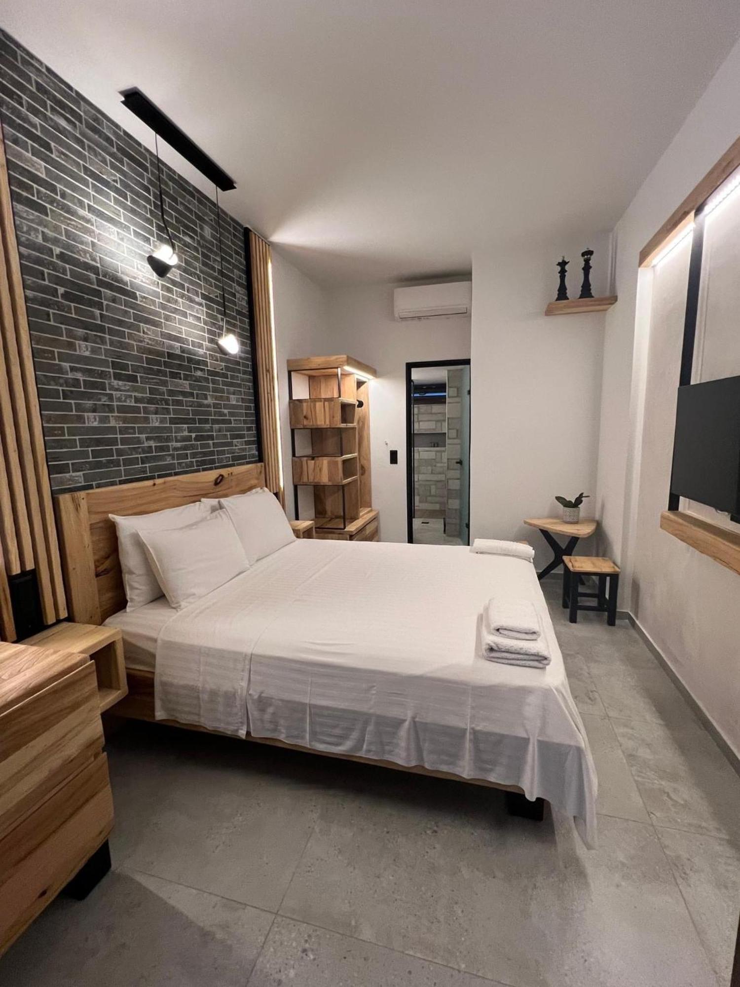 The Mits Luxury Apartments Скиатос Экстерьер фото